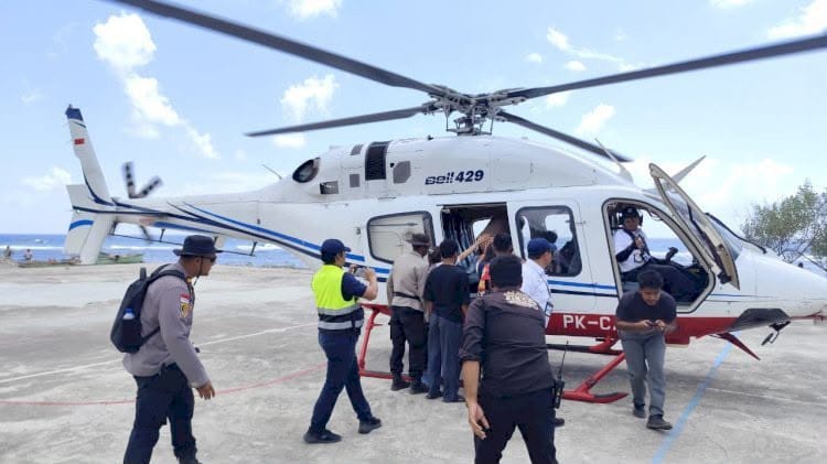 Polri Evakuasi Dua Warga Terdampak Gempa Palue dengan Jalur Udara
