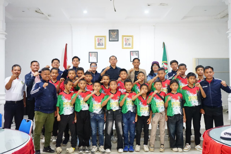 52 Atlet Muda Tapanuli Utara Dilepas Ikuti Piala Soeratin di Sibolga