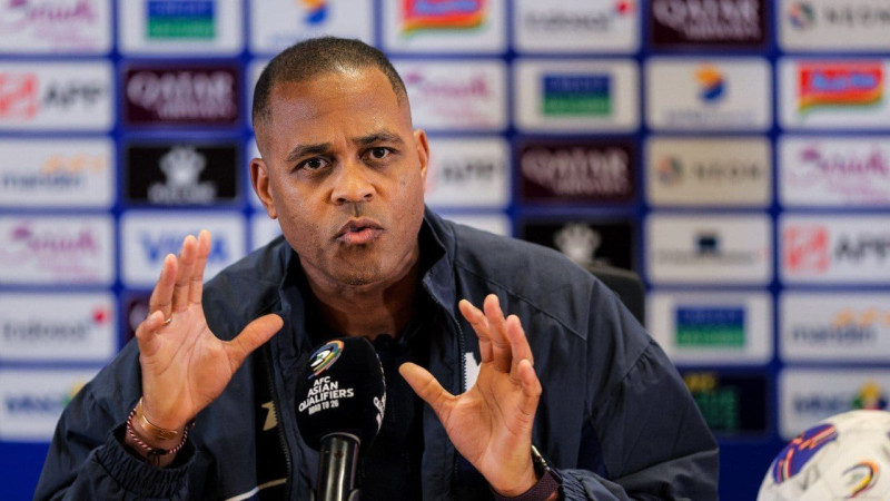 Patrick Kluivert Kandidat Asisten Xavi di Timnas Belanda