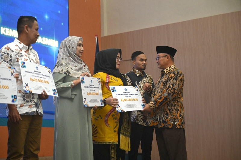 Kemendikdasmen Salurkan Rp4,18 Miliar untuk Pulihkan 71 LKP Terdampak Banjir di Aceh dan Sumut