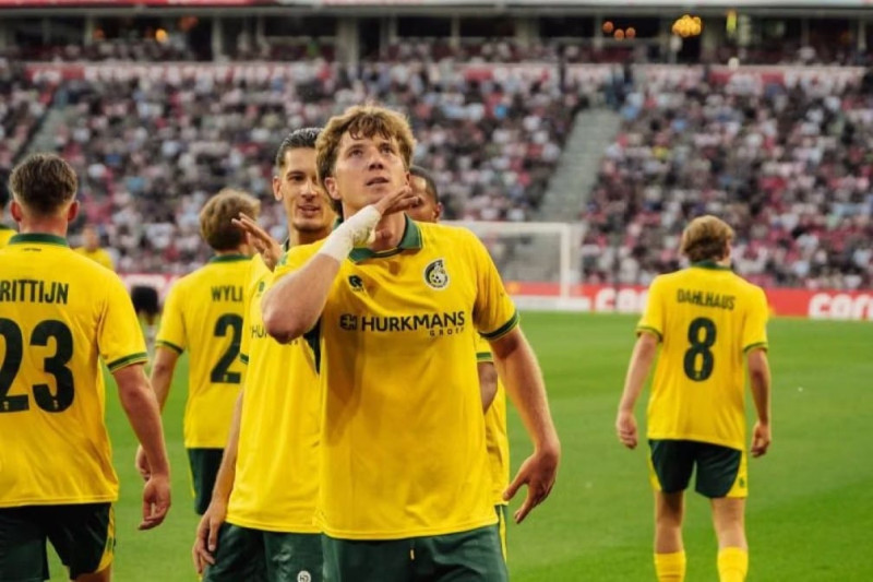 Debut Manis Ole Romeny, Fortuna Sittard Tahan PSV 2-2