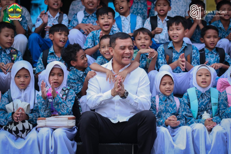 Pemprov Jateng Perluas Akses Pendidikan, Ribuan Siswa Kurang Mampu Terbantu