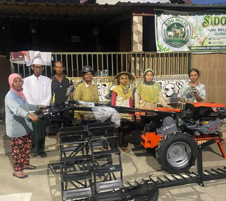 Baru Dijanjikan Siang Hari, Traktor Bantuan Mentan Amran Tiba Sore Harinya di Semarang