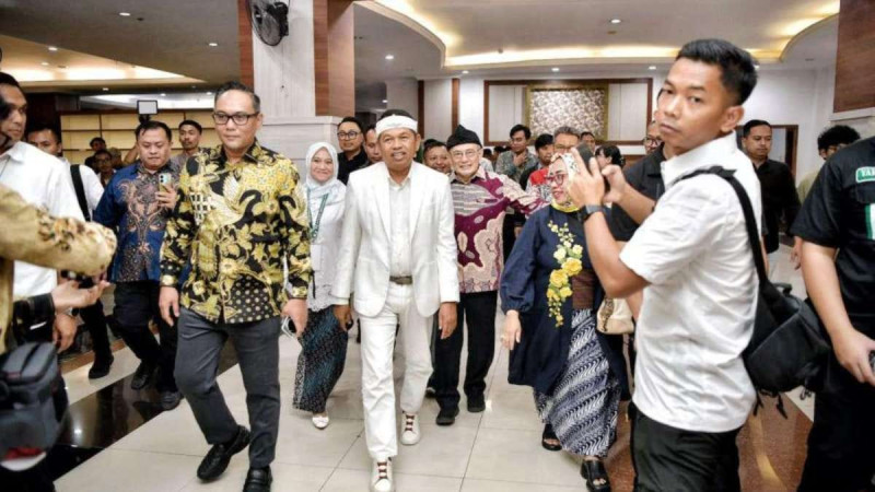 Dedi Mulyadi Ajak Insan Akademik Hasilkan Karya dan Dampak Nyata bagi Masyarakat  Bandung (buseronline.com) - Gubernur Jawa Barat Dedi Mulyadi mengaja