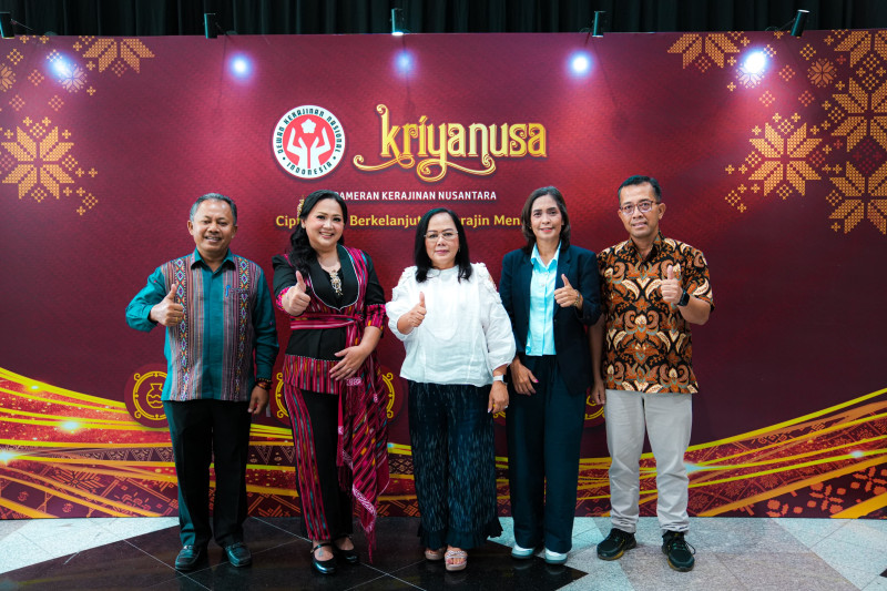 Dekranasda Toba Tampilkan Tenun Khas Toba di Parade Wastra Kriyanusa 2026
