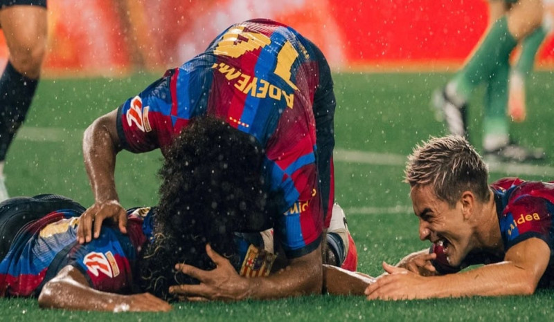 Barcelona Hancurkan Racing Santander 7-2, Raphinha Cetak Hattrick