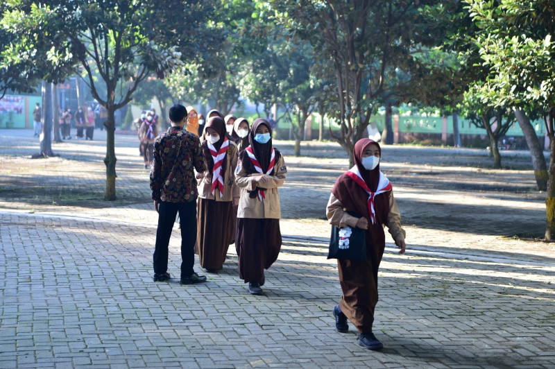Kemendikdasmen Imbau Sekolah Utamakan Keselamatan di Tengah Erupsi Gunung Anak Krakatau