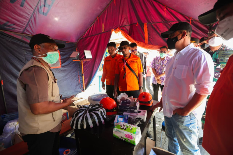 Warga Terdampak Asap Kebakaran TPA Putri Cempo Dapat Pengobatan Gratis