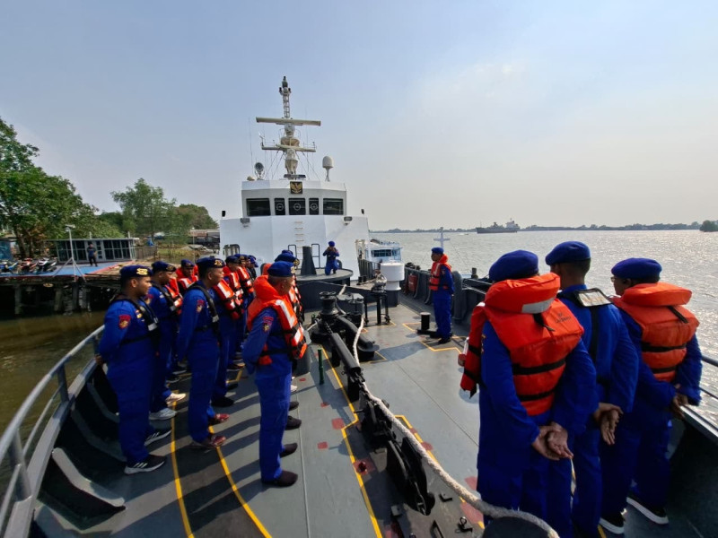 Polri Perkuat Operasi SAR KM Virgo Transport 8