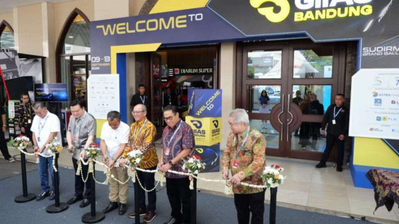 GIIAS Bandung 2026 Resmi Dibuka, Dorong Pertumbuhan Industri Otomotif Jawa Barat
