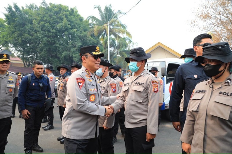 Polri Perkuat Penanganan Karhutla di Kalteng, Kerahkan Teknologi hingga Rekayasa Tata Air
