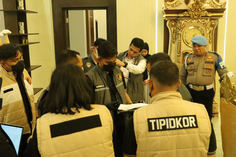Kortastipidkor Polri Geledah Kantor dan Rumah Jabatan Bupati Gowa