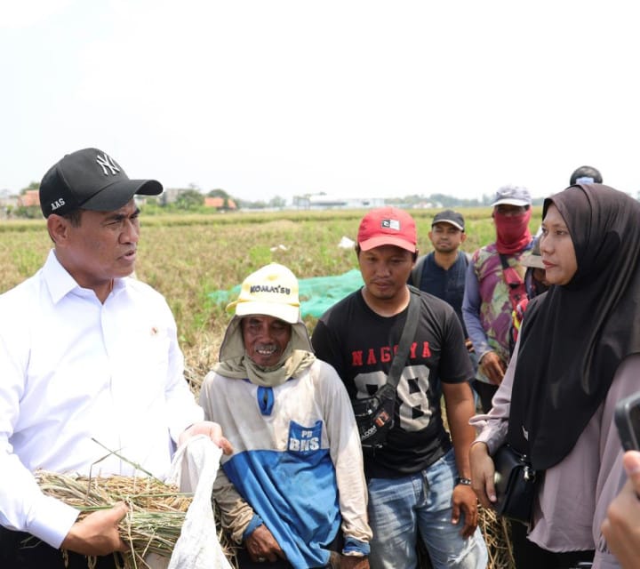 Janji Mentan Amran kepada Buruh Tani Karawang Langsung Terwujud, Alsintan Tiba dalam Hitungan Jam