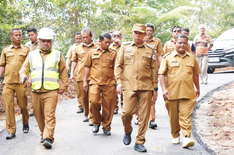 Bupati Taput Tinjau Jalan Hotmix Parmonangan-Hutajulu, Pangkas Waktu Tempuh 30 Menit