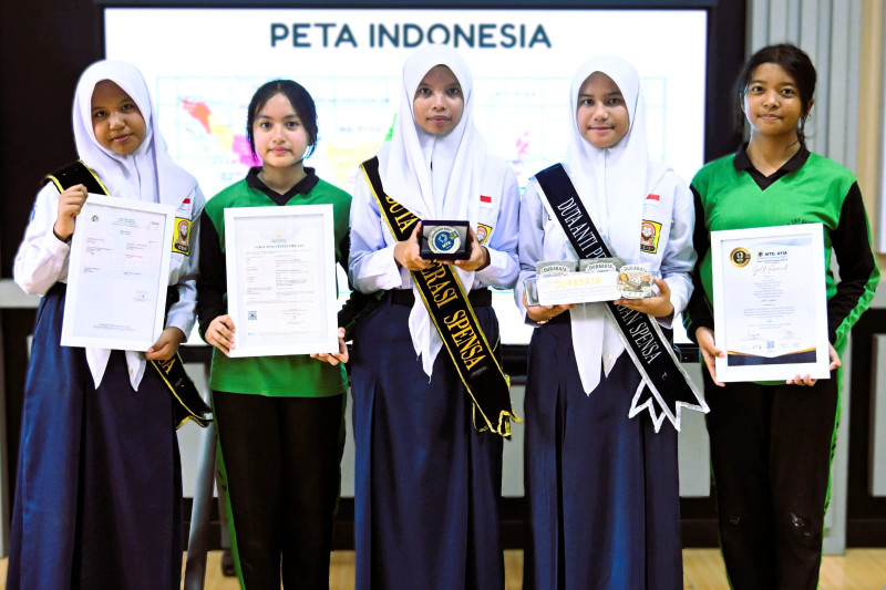 Siswa SMP Negeri 1 Medan Raih Medali Emas di MTE 2026 Lewat Batu Bata Kulit Durian