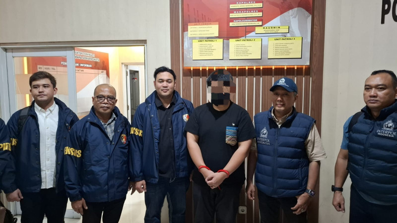 Tersangka Penipuan Rp37,4 Miliar Ditangkap di Bandara Juanda