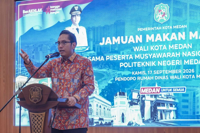Rico Waas Ajak Mahasiswa Politeknik Ciptakan Solusi untuk Persoalan Masyarakat