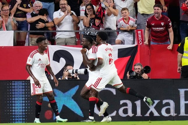 Raphinha Hattrick, Barcelona Comeback dan Tekuk Sevilla 3-1