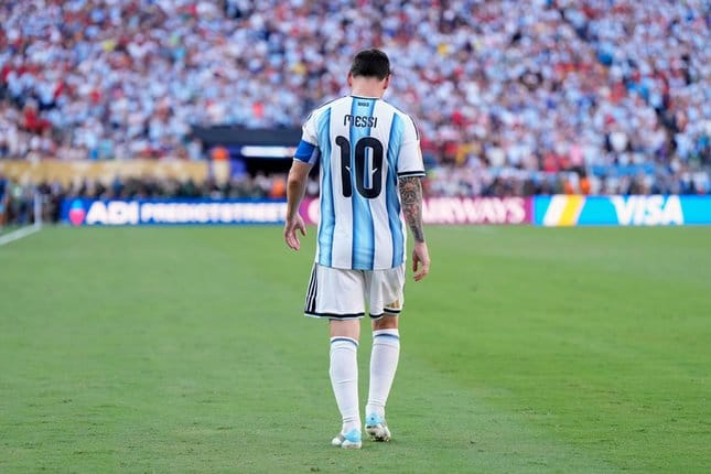Lionel Messi Umumkan Pensiun dari Timnas Argentina di Usia 39 Tahun