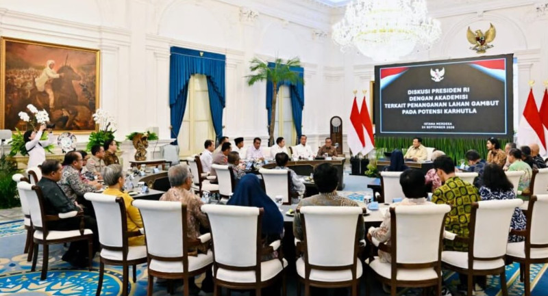 Prabowo Tegaskan Penertiban Regulasi dan Korporasi untuk Cegah Karhutla