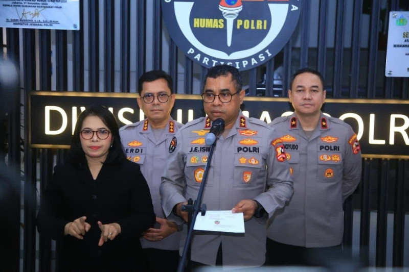 Kapolri Mutasi 424 Pati dan Pamen, Sejumlah Jabatan Strategis Berganti