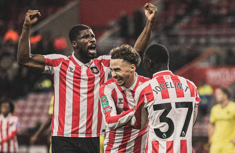 Sunderland Kalahkan Brentford 3-2, Pastikan Tiket Perempat Final Carabao Cup