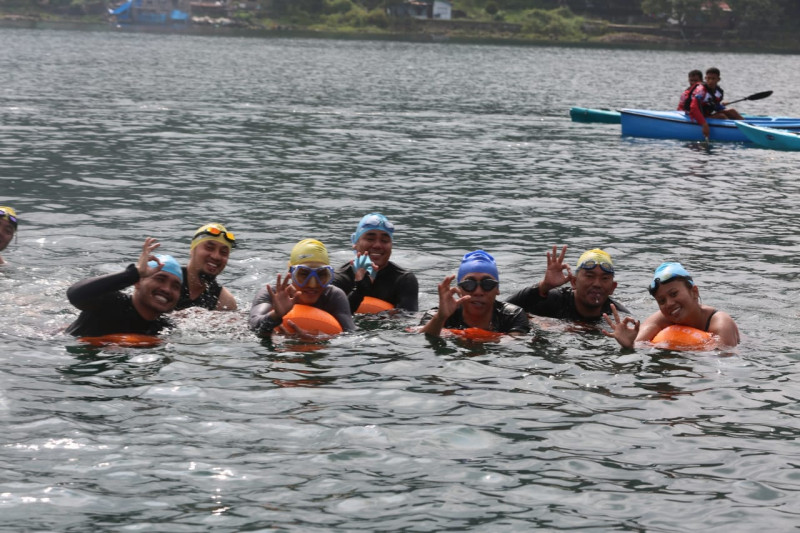 Bupati Taput Buka Tapanuli Highlands Festival 2026, Ikut Renang 1,2 Kilometer di Danau Toba