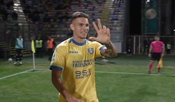 Antonio Raimondo Cetak Hattrick, Frosinone Taklukkan Sassuolo 4-2