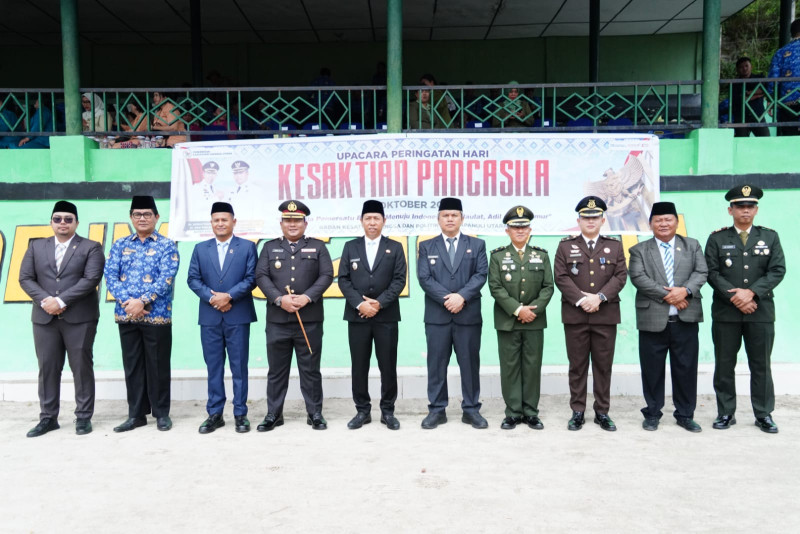 Bupati JTP Hutabarat Pimpin Upacara Hari Kesaktian Pancasila di Tarutung
