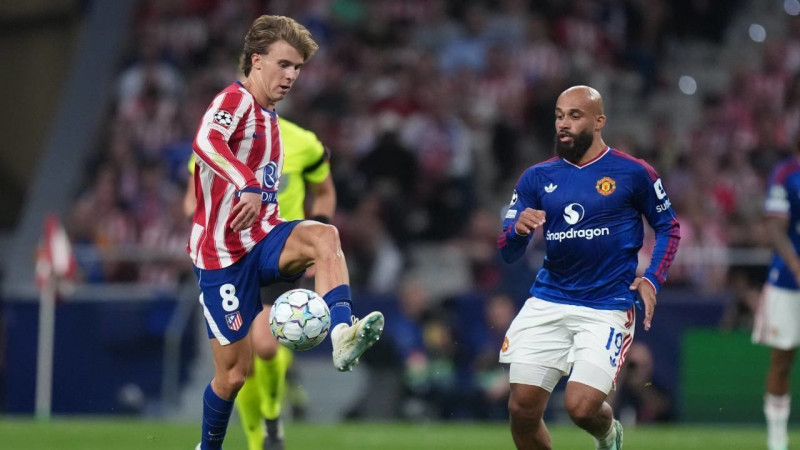 Atletico Madrid Taklukkan Manchester United 2-0, Kartu Merah Leny Yoro Jadi Petaka