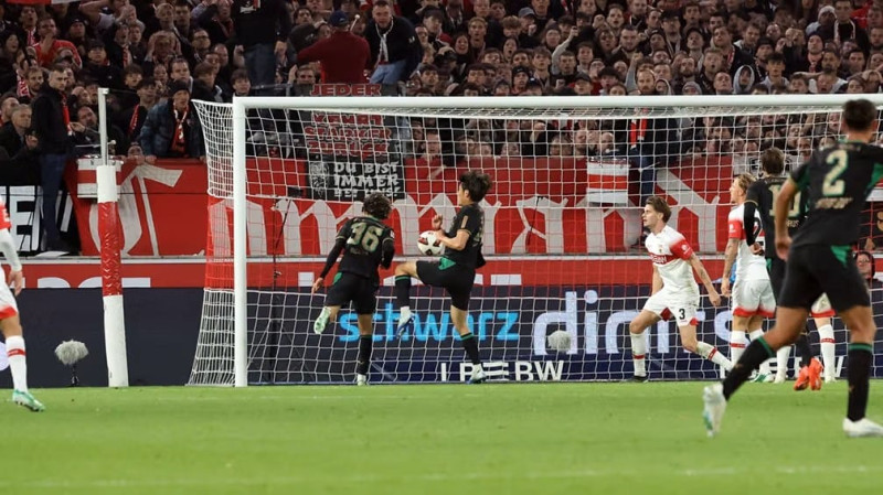 Borussia M&ouml;nchengladbach Taklukkan Stuttgart 3-2, Wael Mohya Jadi Penentu Kemenangan