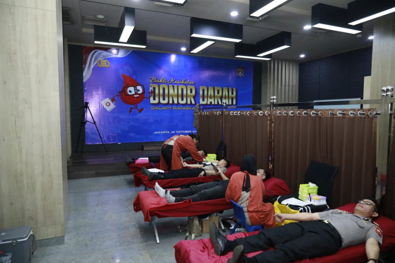 Peringati HUT ke-75 Humas Polri, 100 Orang Ikuti Donor Darah Serentak