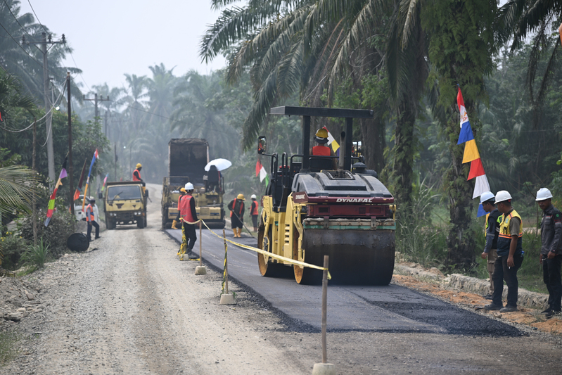 Bobby Nasution Percepat Perbaikan Jalan Labusel-Rintis-Ujung Padang-Salingsing, Anggaran Rp21,2 Miliar