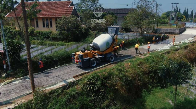Pemprov Jabar Siapkan 18 Unit Mobile Batching Plant, Pembangunan Jalan di Wilayah Terpencil Lebih Mudah