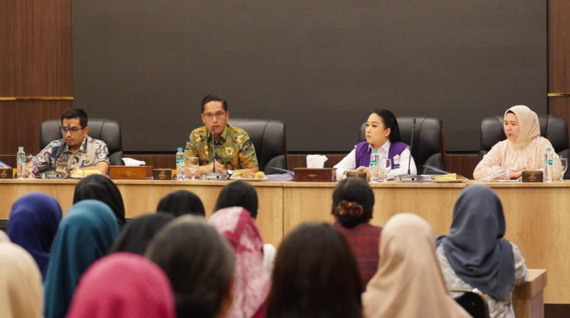 Kabut Asap Selimuti Medan, Rico Waas Siapkan 1.800 Kotak Masker untuk Warga