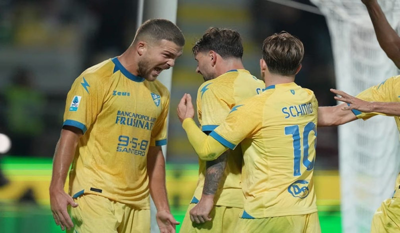 Frosinone Pesta Gol, Hancurkan Lecce 5-1 dan Tembus Enam Besar Serie A