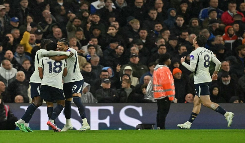 Tottenham Hotspur Bungkam Chelsea 2-0 di Stamford Bridge