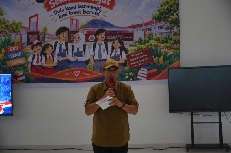Rico Waas Sambangi Sekolah Rakyat di Medan, Kisah Nia dan Danu Jadi Inspirasi