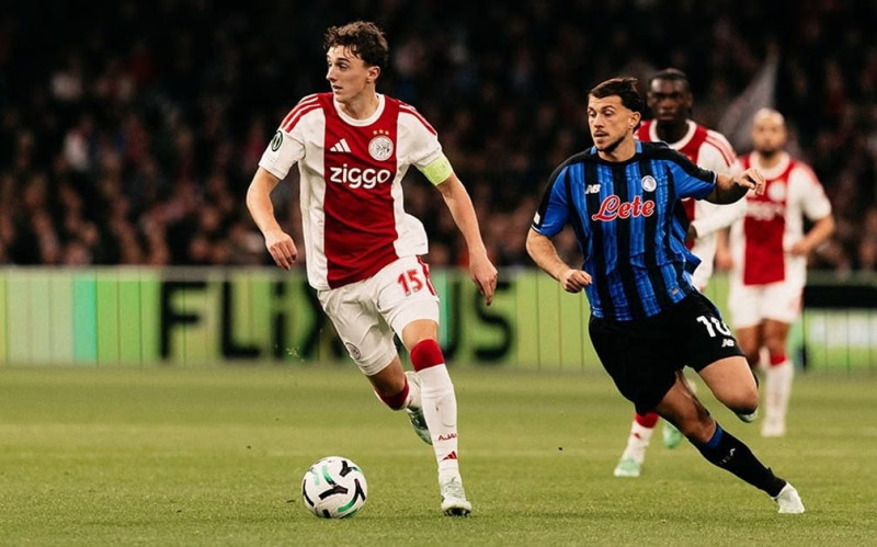 Ajax Kalahkan Atalanta 2-0, Dua Gol Penentu Tercipta di Akhir Laga