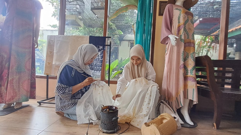 Pertamina Dorong UMKM Batik Inklusif, Libatkan Penyandang Disabilitas
