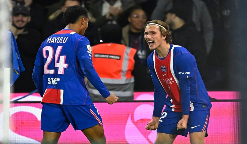 PSG Taklukkan Lyon 2-0, Les Parisiens Rebut Puncak Klasemen Ligue 1