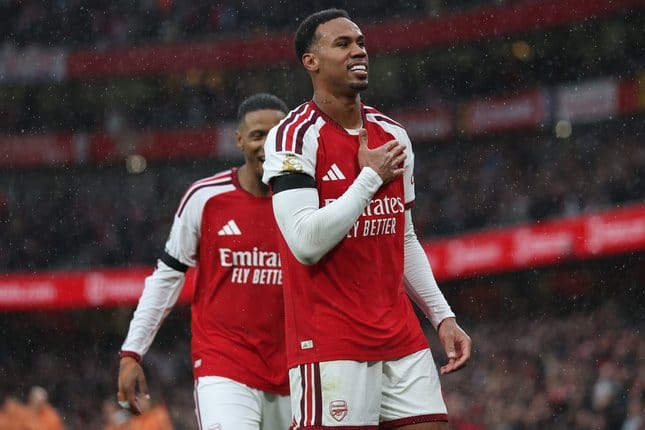 Arsenal Kalahkan Everton 2-0, The Gunners Samai Poin Manchester City