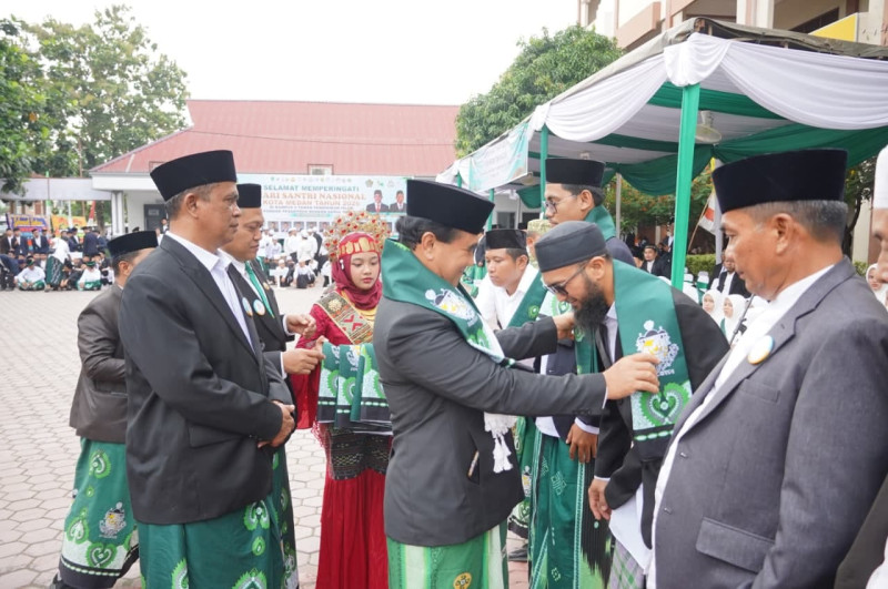 Wali Kota Medan Ajak Santri Kuasai Teknologi untuk Wujudkan Indonesia Emas 2045