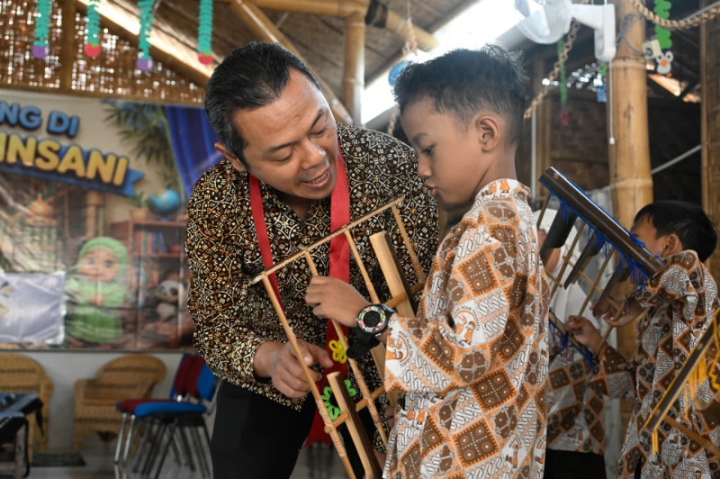 Bermain Angklung, Anak-anak TK IT Mekar Insani Belajar Kerja Sama dan Toleransi